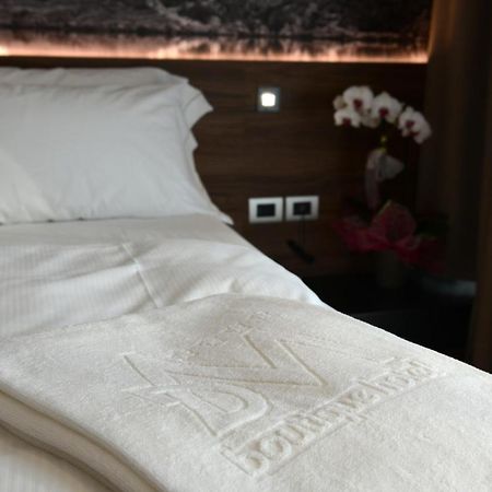 Dolomeet Boutique Hotel Pinzolo Exteriör bild