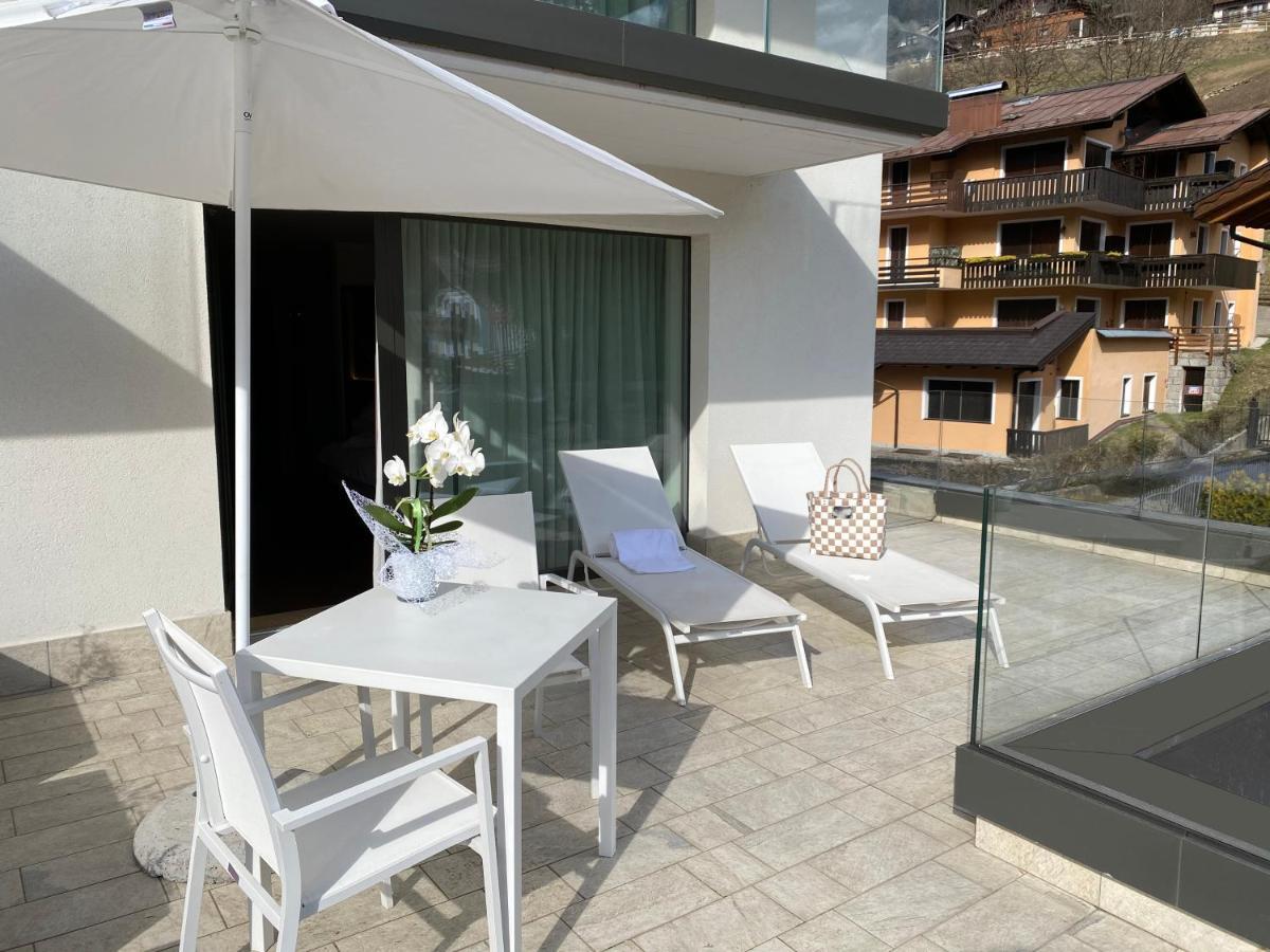 Dolomeet Boutique Hotel Pinzolo Exteriör bild