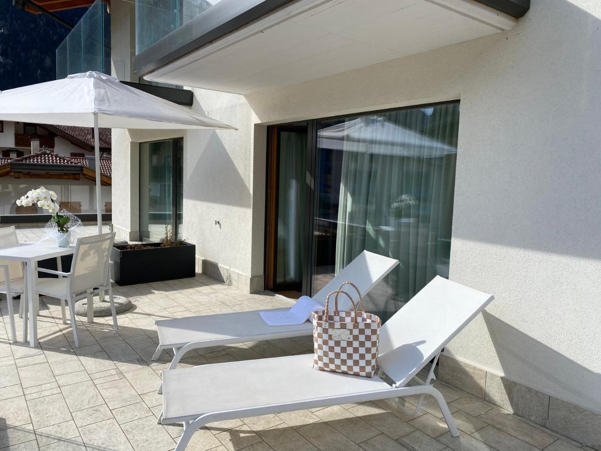 Dolomeet Boutique Hotel Pinzolo Exteriör bild