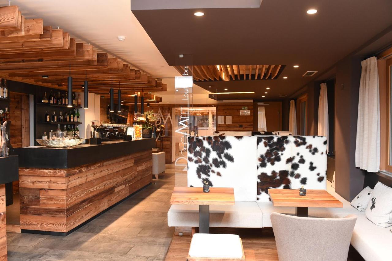 Dolomeet Boutique Hotel Pinzolo Exteriör bild
