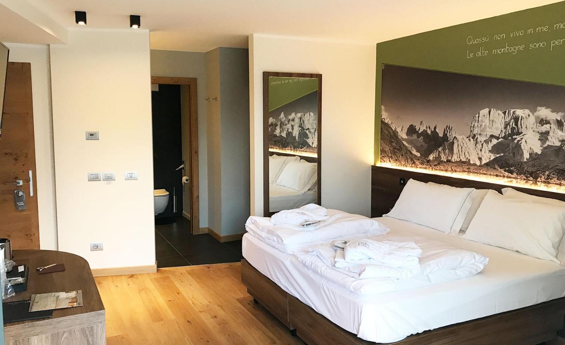 Dolomeet Boutique Hotel Pinzolo Exteriör bild