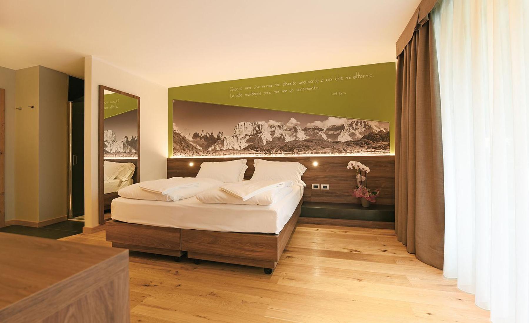 Dolomeet Boutique Hotel Pinzolo Exteriör bild