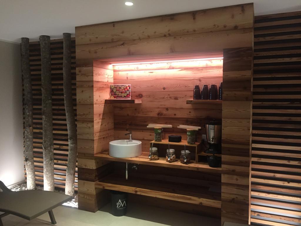 Dolomeet Boutique Hotel Pinzolo Exteriör bild