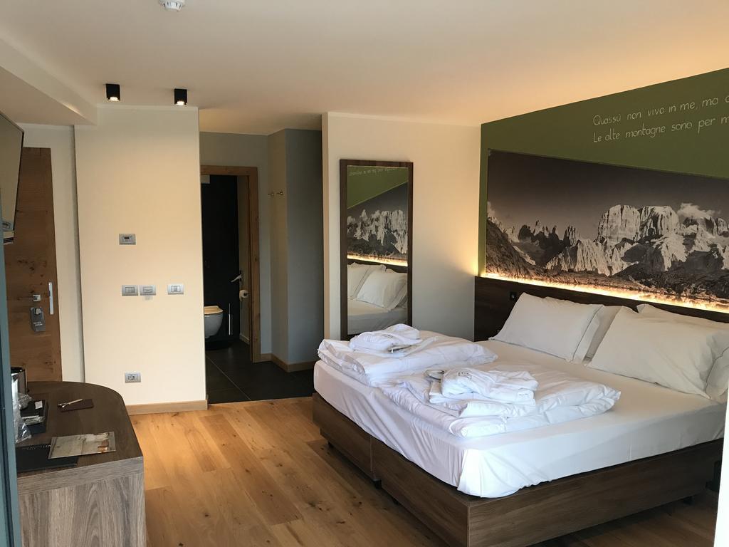 Dolomeet Boutique Hotel Pinzolo Exteriör bild