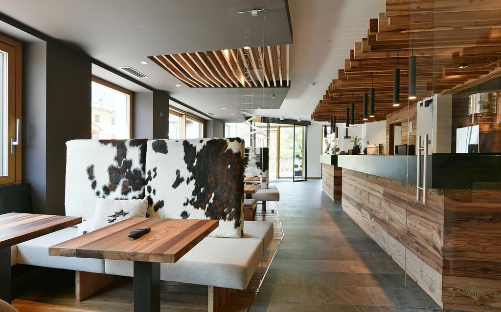 Dolomeet Boutique Hotel Pinzolo Exteriör bild