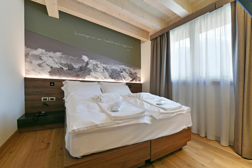 Dolomeet Boutique Hotel Pinzolo Exteriör bild