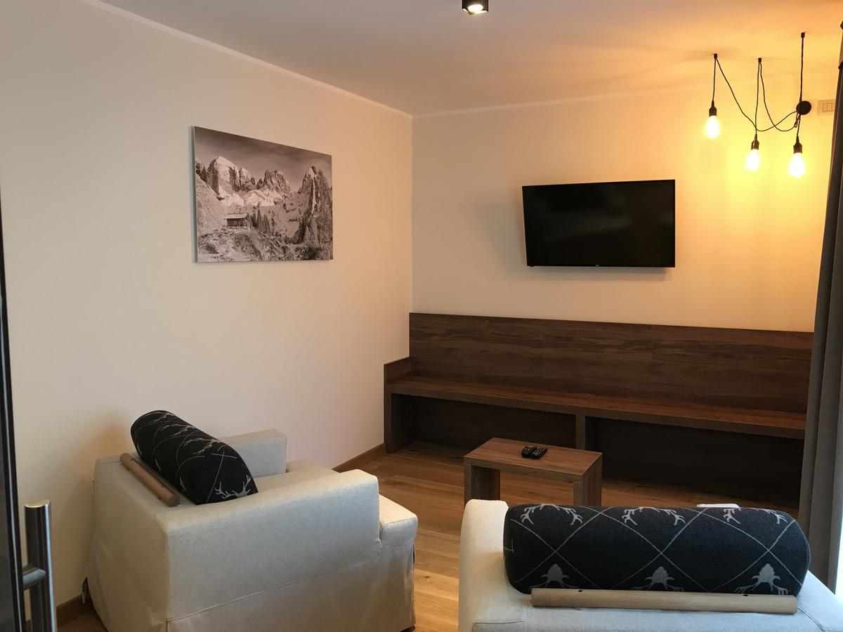 Dolomeet Boutique Hotel Pinzolo Exteriör bild